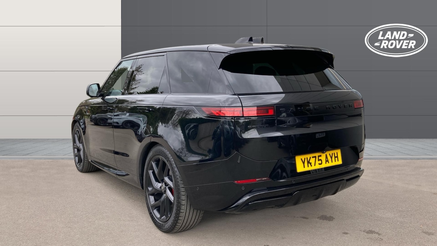 Used Land Rover Range Rover Sport 2025 for sale - 78107212: Photo 2