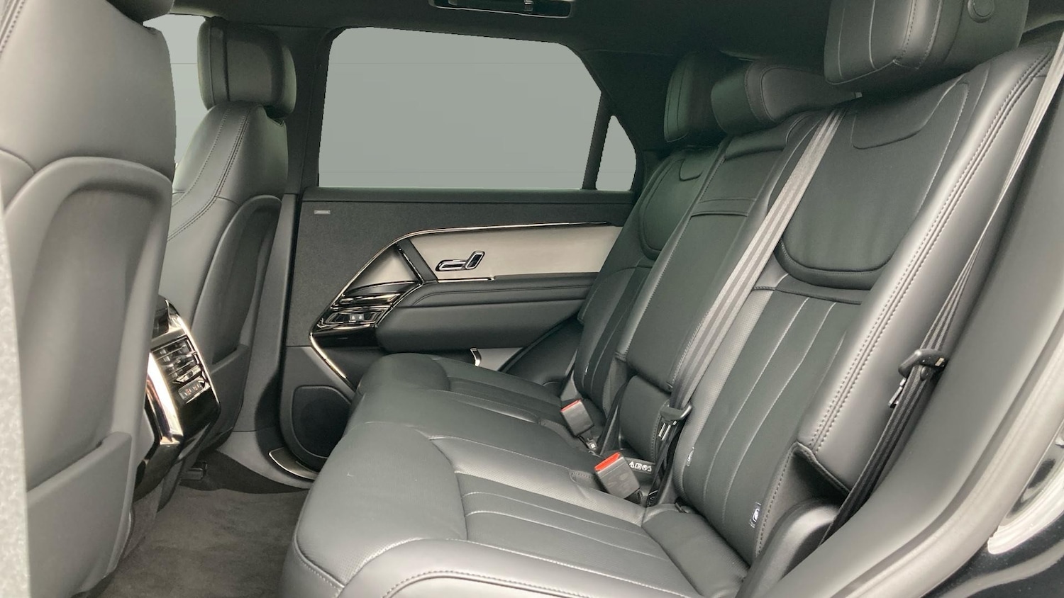 Used Land Rover Range Rover Sport 2025 for sale - 78107212: Photo 4