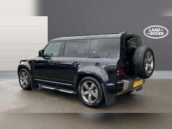 Used Land Rover Defender 2022 for sale - 77590264: Photo
