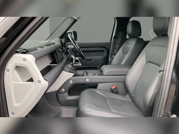 Used Land Rover Defender 2022 for sale - 77590264: Photo