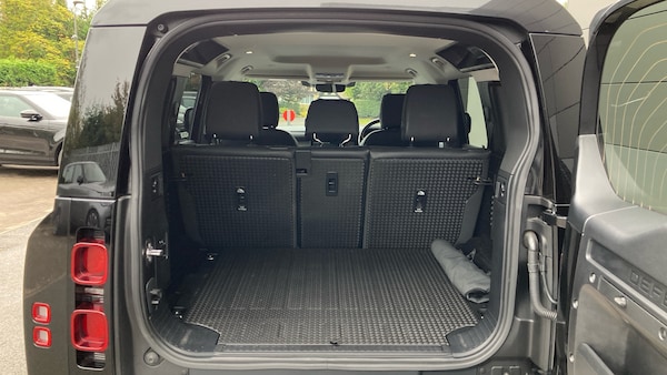 Used Land Rover Defender 2022 for sale - 76206500: Photo 10