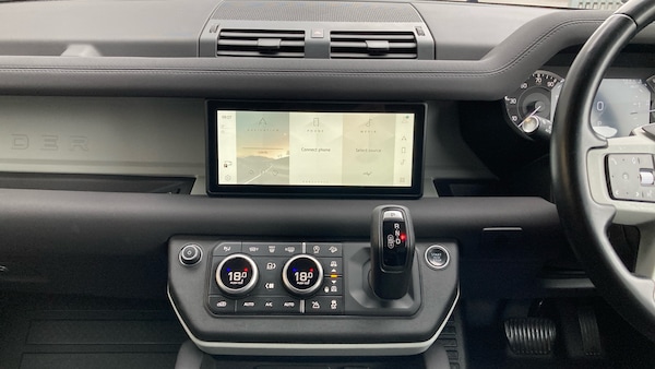 Used Land Rover Defender 2022 for sale - 76206500: Photo 14