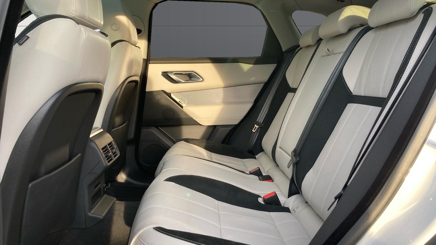 Used Land Rover Range Rover Velar 2021 for sale - 77147851: Photo 4