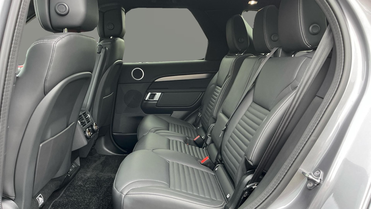 Used Land Rover Discovery 2025 for sale - 76450243: Photo 4