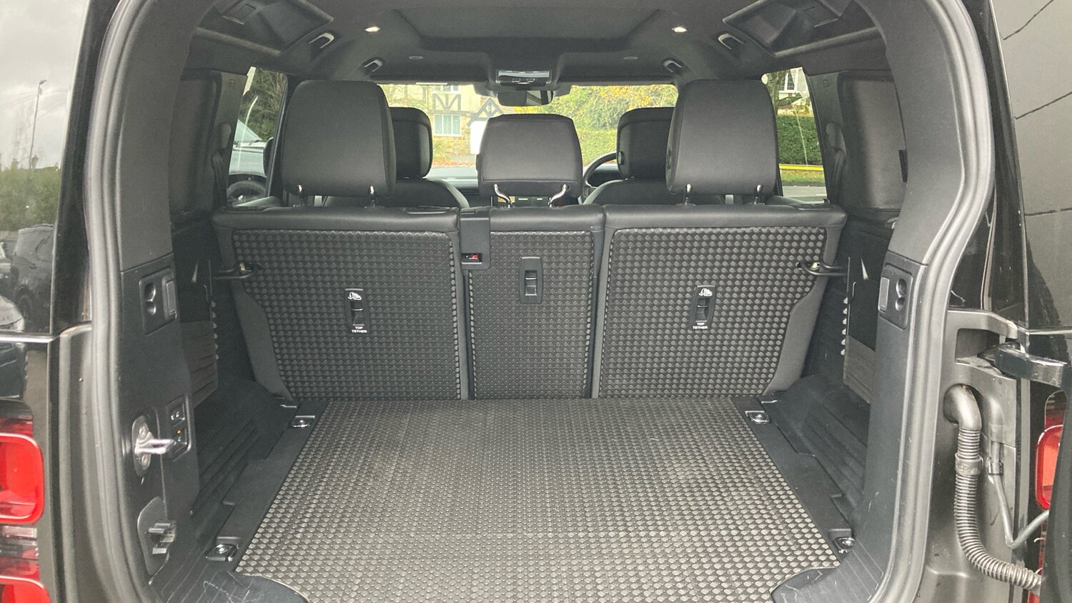 Used Land Rover Defender 2025 for sale - 76517527: Photo 10