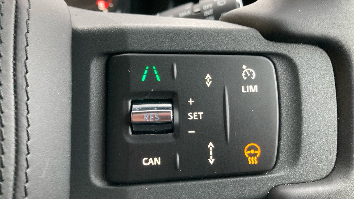 Used Land Rover Defender 2025 for sale - 76517527: Photo 24