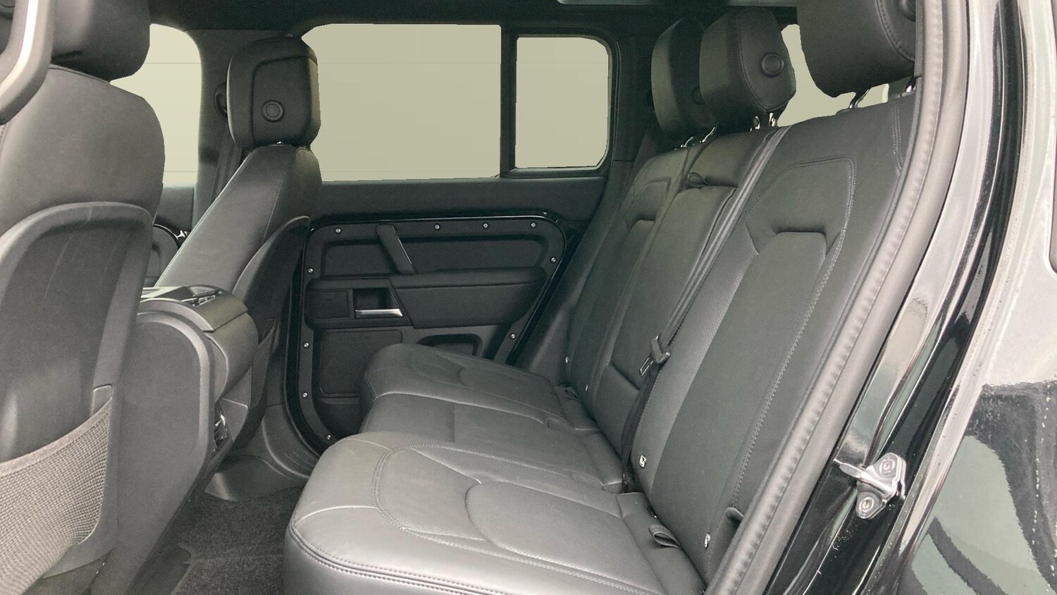 Used Land Rover Defender 2025 for sale - 76517527: Photo 4