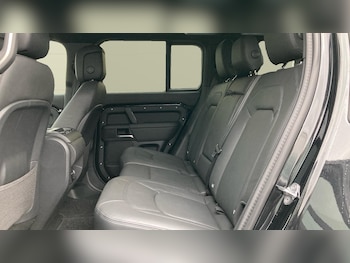 Used Land Rover Defender 2025 for sale - 76517527: Photo