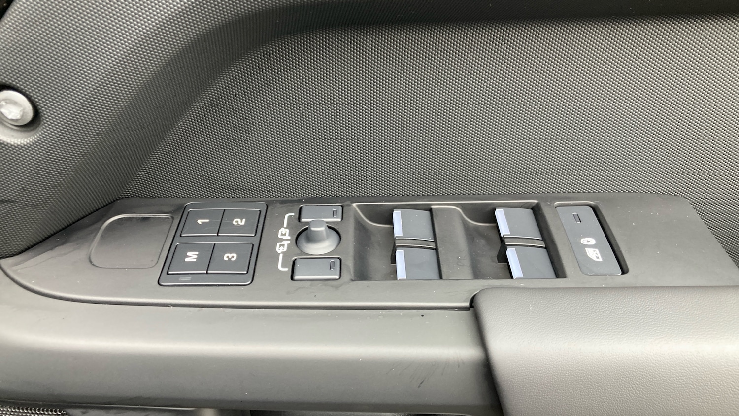 Used Land Rover Defender 2025 for sale - 78015096: Photo 22