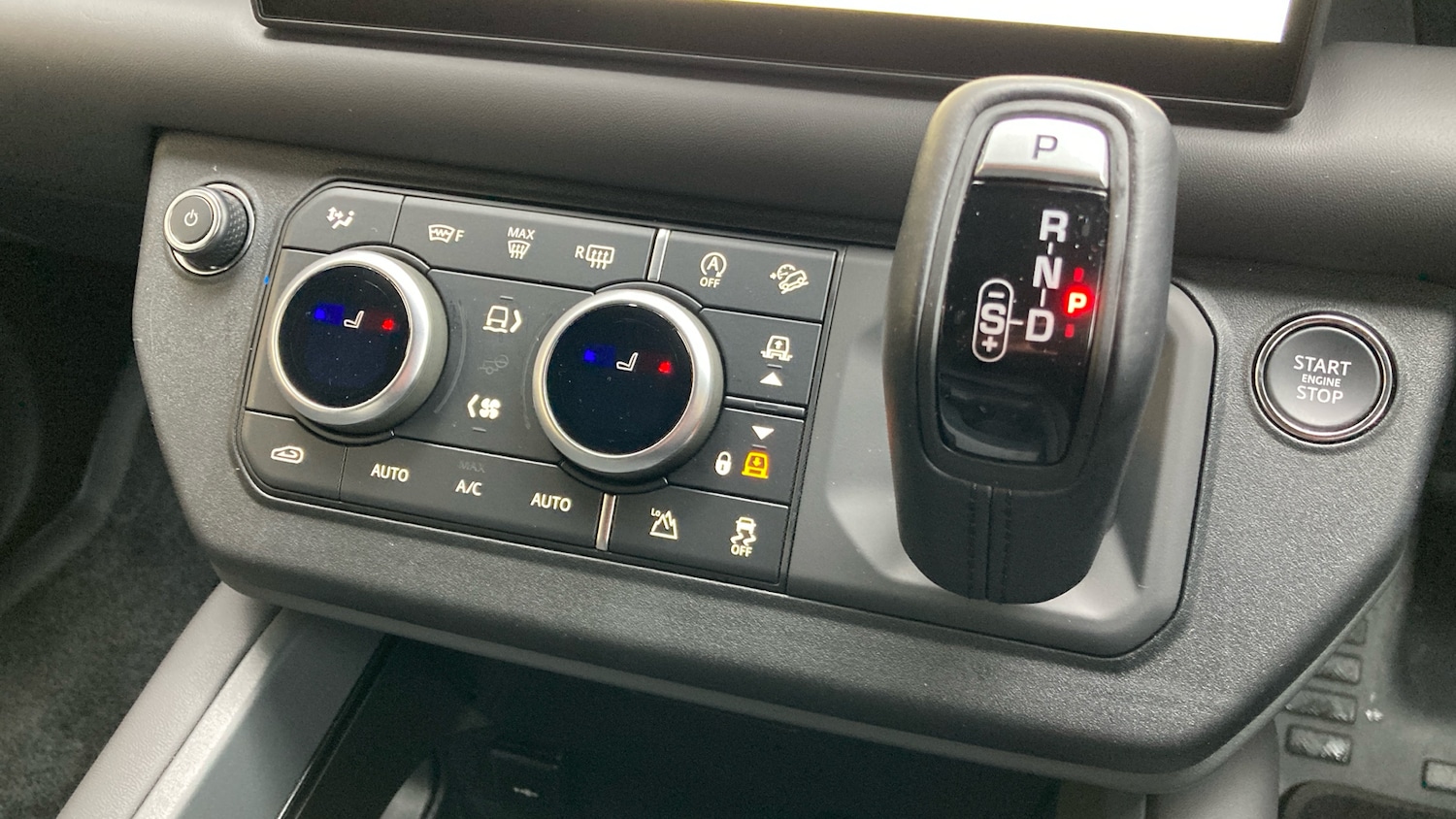 Used Land Rover Defender 2025 for sale - 78015096: Photo 37