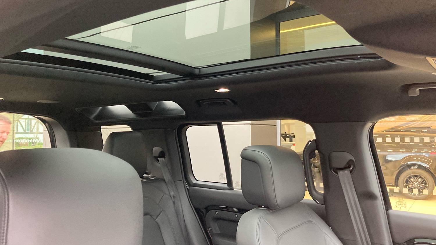 Used Land Rover Defender 2025 for sale - 78015096: Photo 41