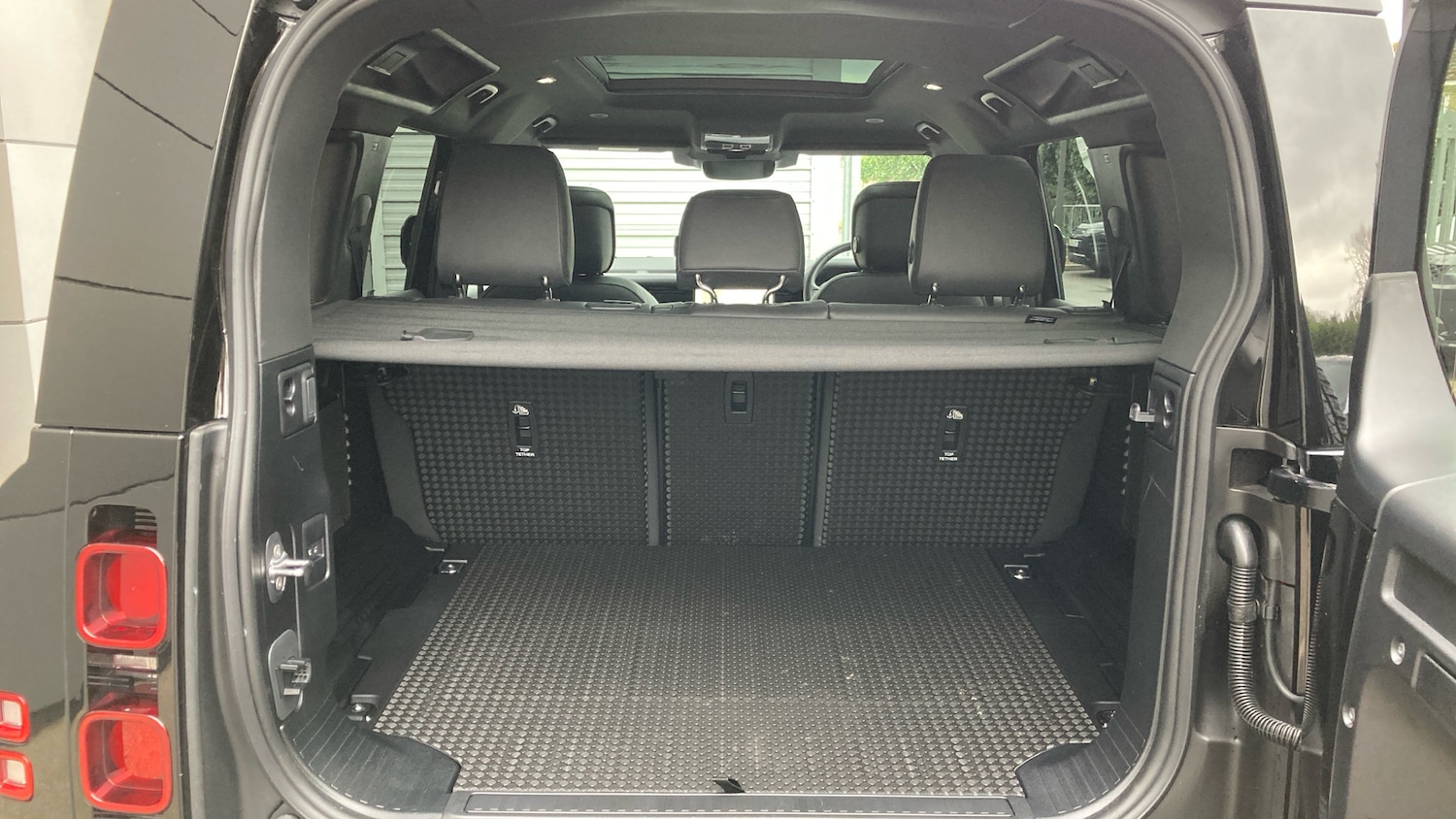 Used Land Rover Defender 2025 for sale - 78015096: Photo 42