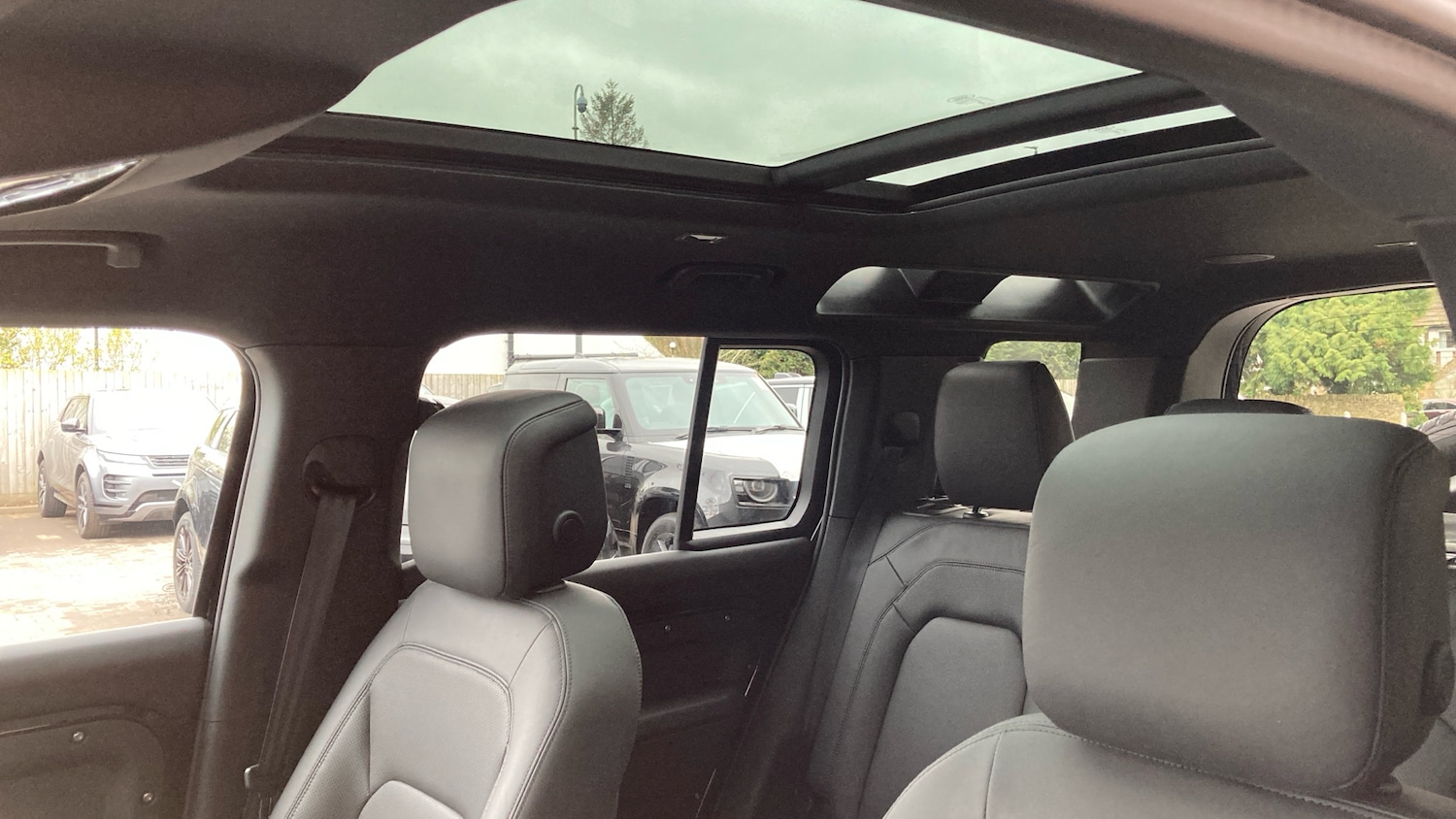 Used Land Rover Defender 2025 for sale - 78015096: Photo 49