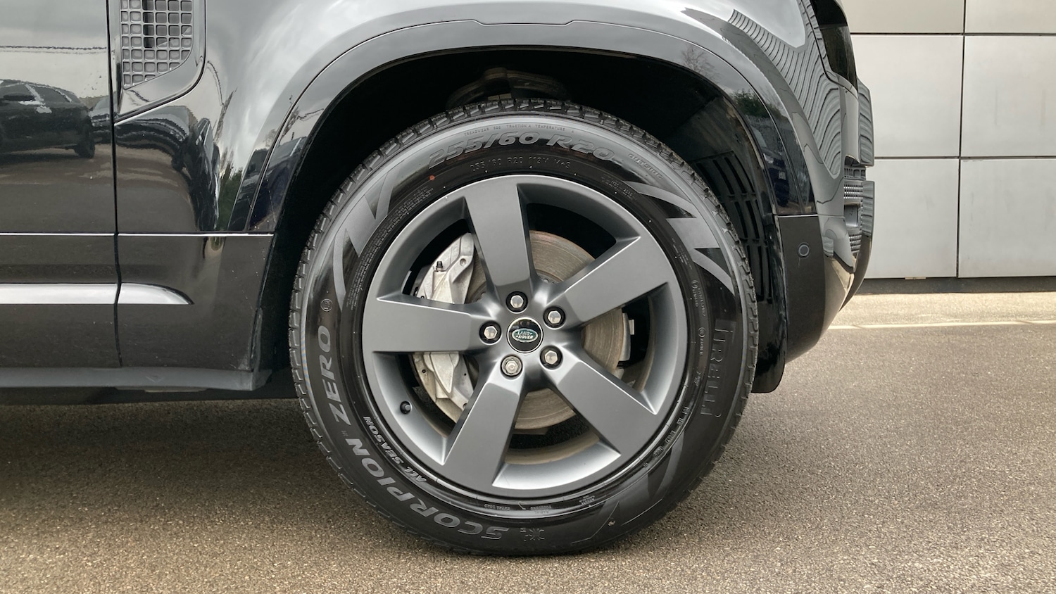 Used Land Rover Defender 2025 for sale - 78015096: Photo 8