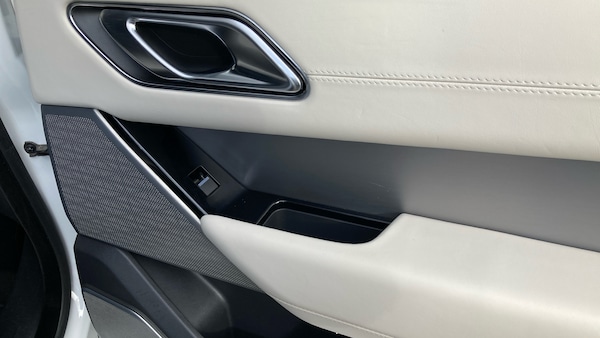 Used Land Rover Range Rover Velar 2018 for sale - 76181307: Photo 25