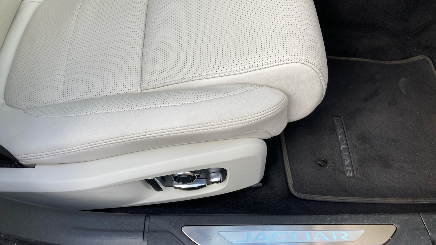 Used Jaguar XF 2021 for sale - 77845145: Photo 24