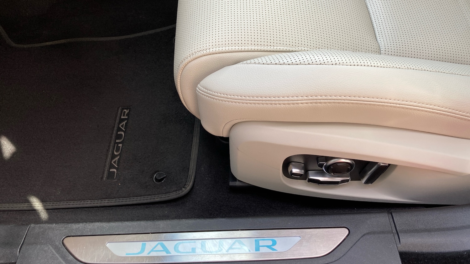 Used Jaguar XF 2021 for sale - 77845145: Photo 49