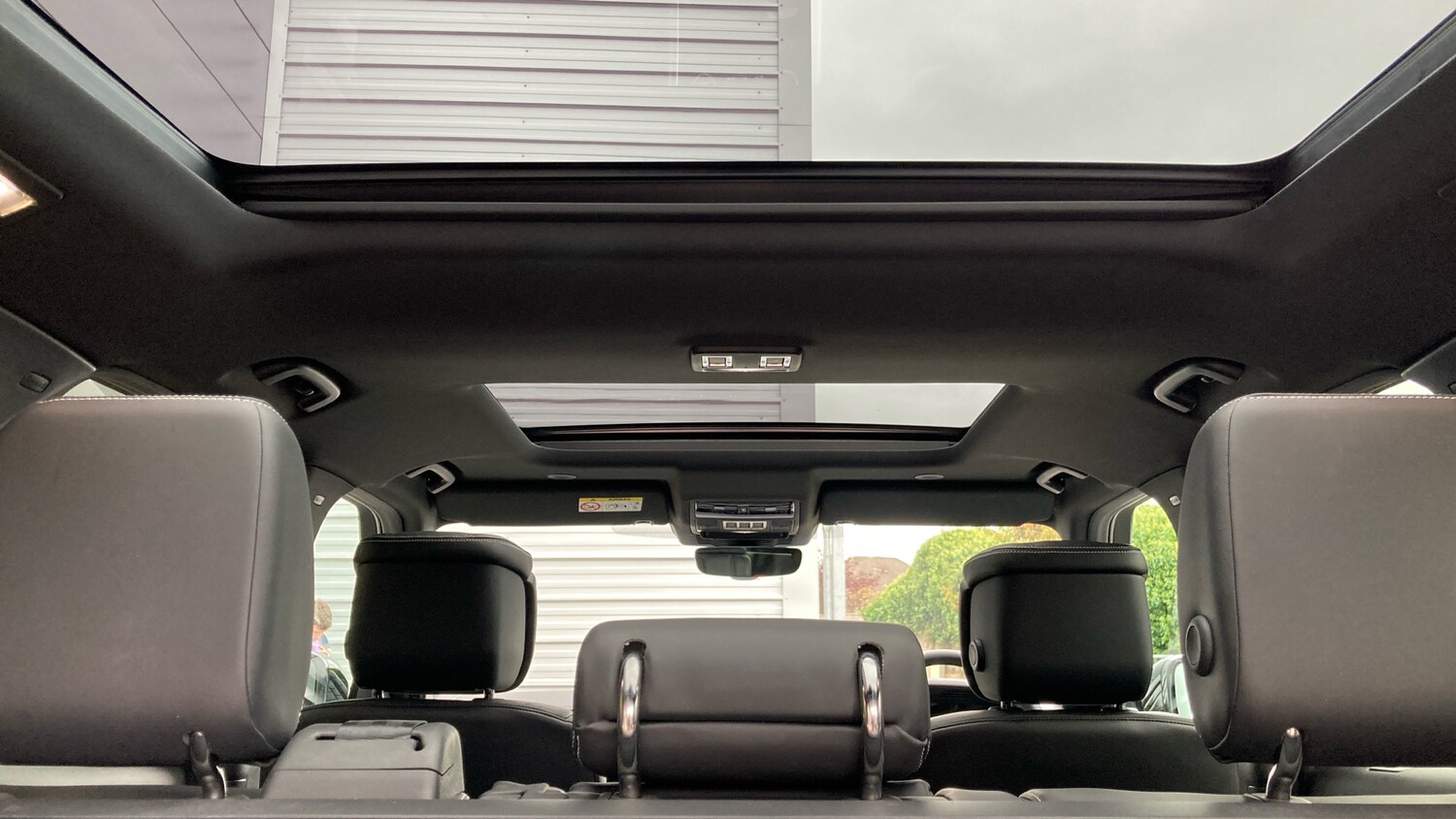 Used Land Rover Discovery 2025 for sale - 76329870: Photo 24