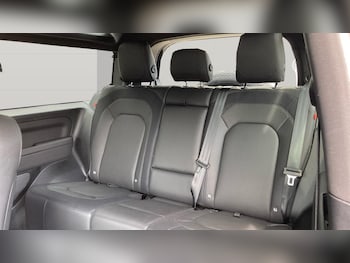 Used Land Rover Defender 2023 for sale - 79407986: Photo