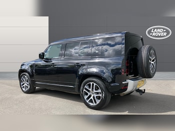 Used Land Rover Defender 2024 for sale - 78542951: Photo