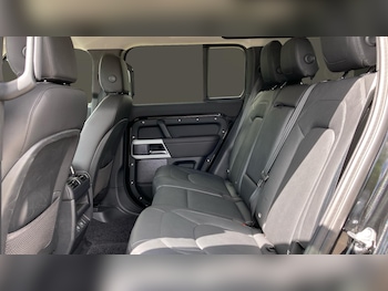 Used Land Rover Defender 2024 for sale - 78542951: Photo