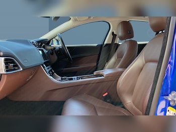 Used Jaguar XE 2018 for sale - 79365022: Photo