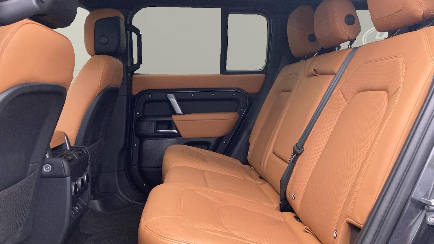 Used Land Rover Defender 2022 for sale - 77247253: Photo 4