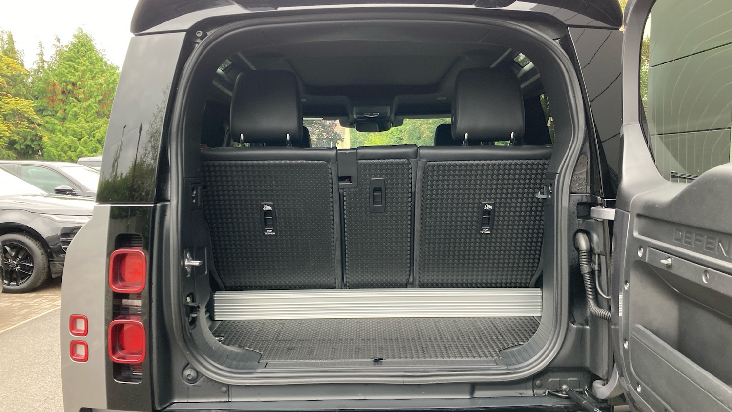 Used Land Rover Defender 2021 for sale - 76159957: Photo 10