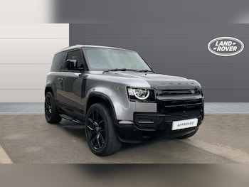 Land Rover Defender feature image 1