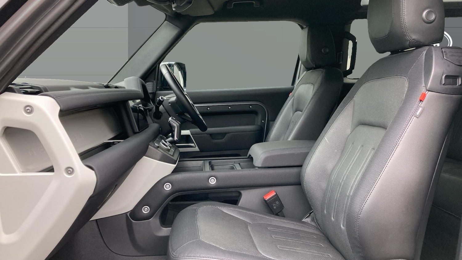 Used Land Rover Defender 2021 for sale - 76159957: Photo 3