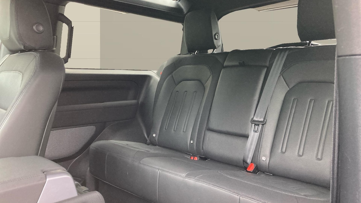Used Land Rover Defender 2021 for sale - 76159957: Photo 4