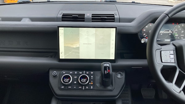 Used Land Rover Defender 2024 for sale - 76219040: Photo 14