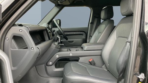 Used Land Rover Defender 2024 for sale - 76219040: Photo 3