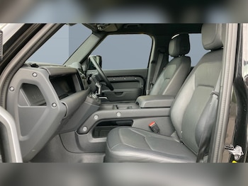 Used Land Rover Defender 2024 for sale - 76219040: Photo 3
