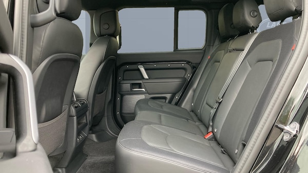 Used Land Rover Defender 2024 for sale - 76219040: Photo 4