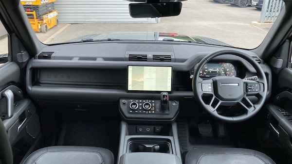 Used Land Rover Defender 2024 for sale - 76219040: Photo 9