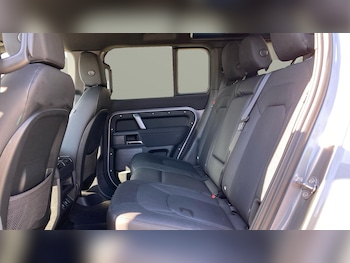 Used Land Rover Defender 2022 for sale - 79274384: Photo