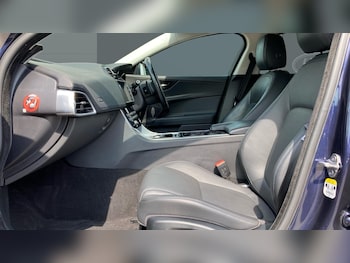 Used Jaguar XE 2017 for sale - 75497476: Photo