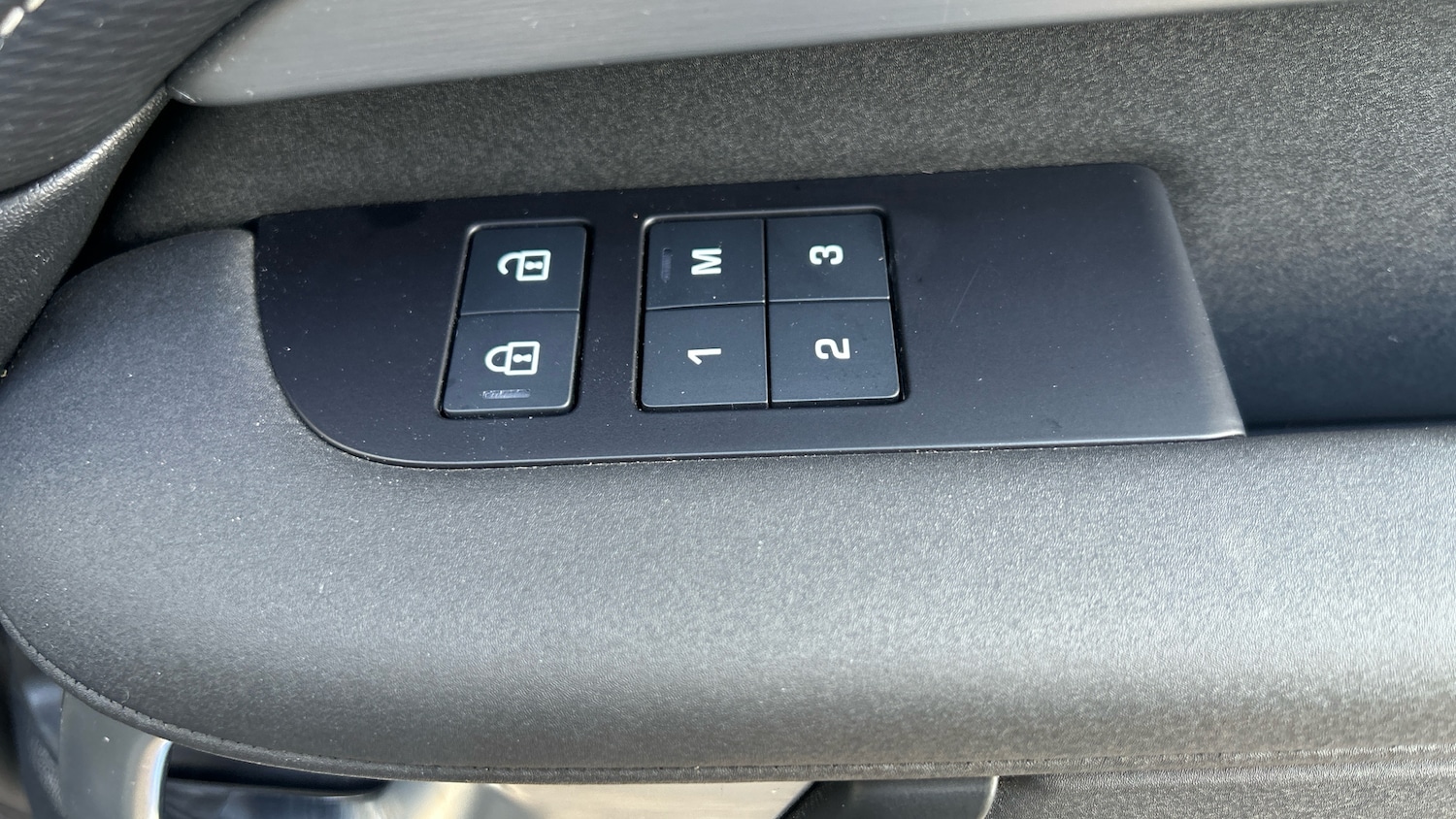 Used Land Rover Discovery 2023 for sale - 76877752: Photo 36