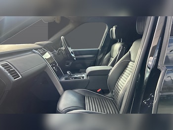 Used Land Rover Discovery 2023 for sale - 76877752: Photo