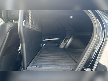 Used Land Rover Discovery 2023 for sale - 76877752: Photo