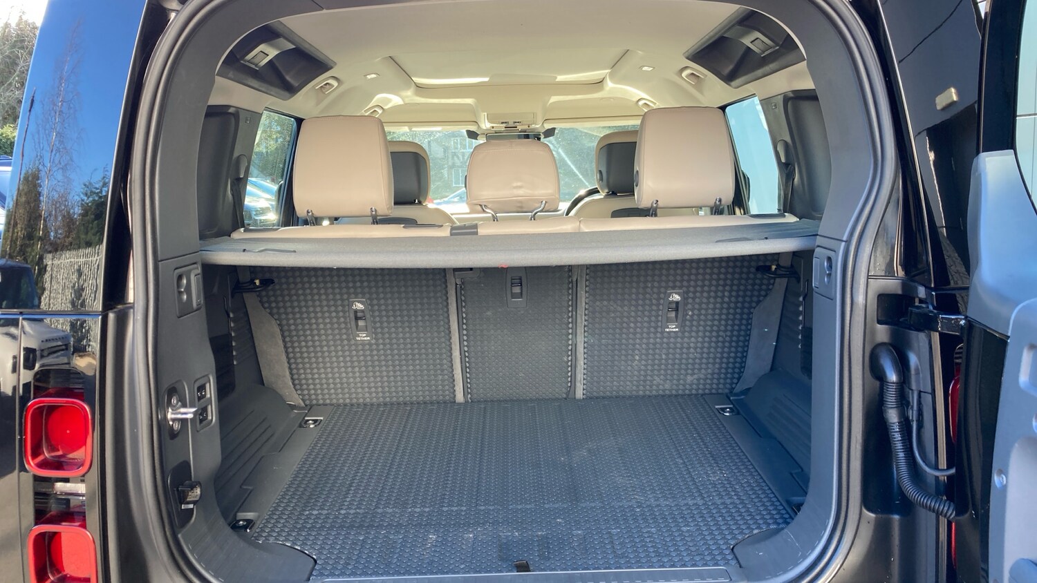 Used Land Rover Defender 2021 for sale - 77946985: Photo 10