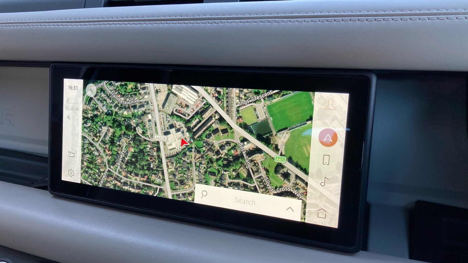 Used Land Rover Defender 2021 for sale - 77946985: Photo 11