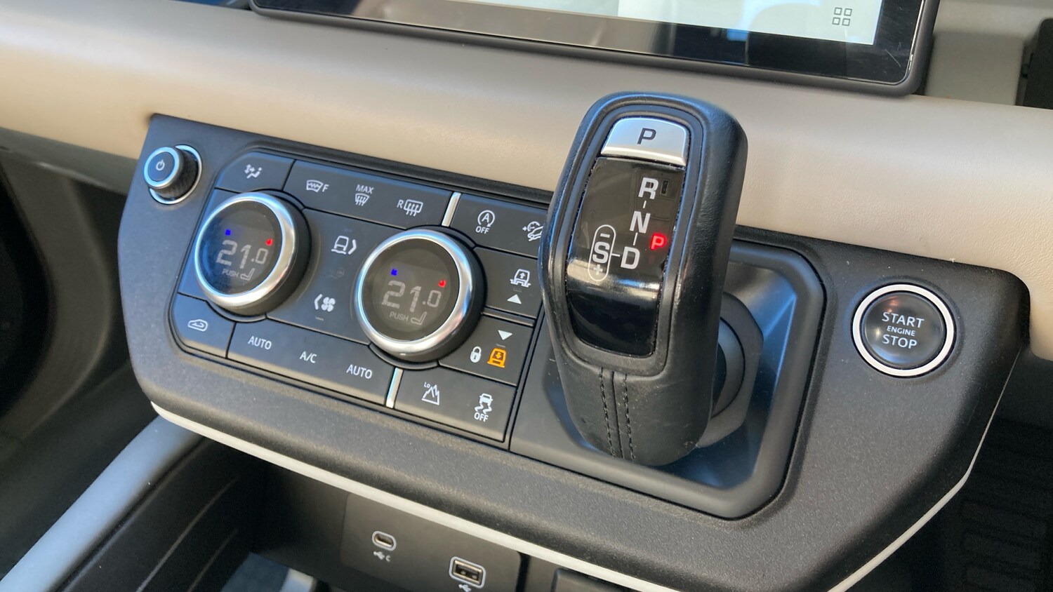 Used Land Rover Defender 2021 for sale - 77946985: Photo 13