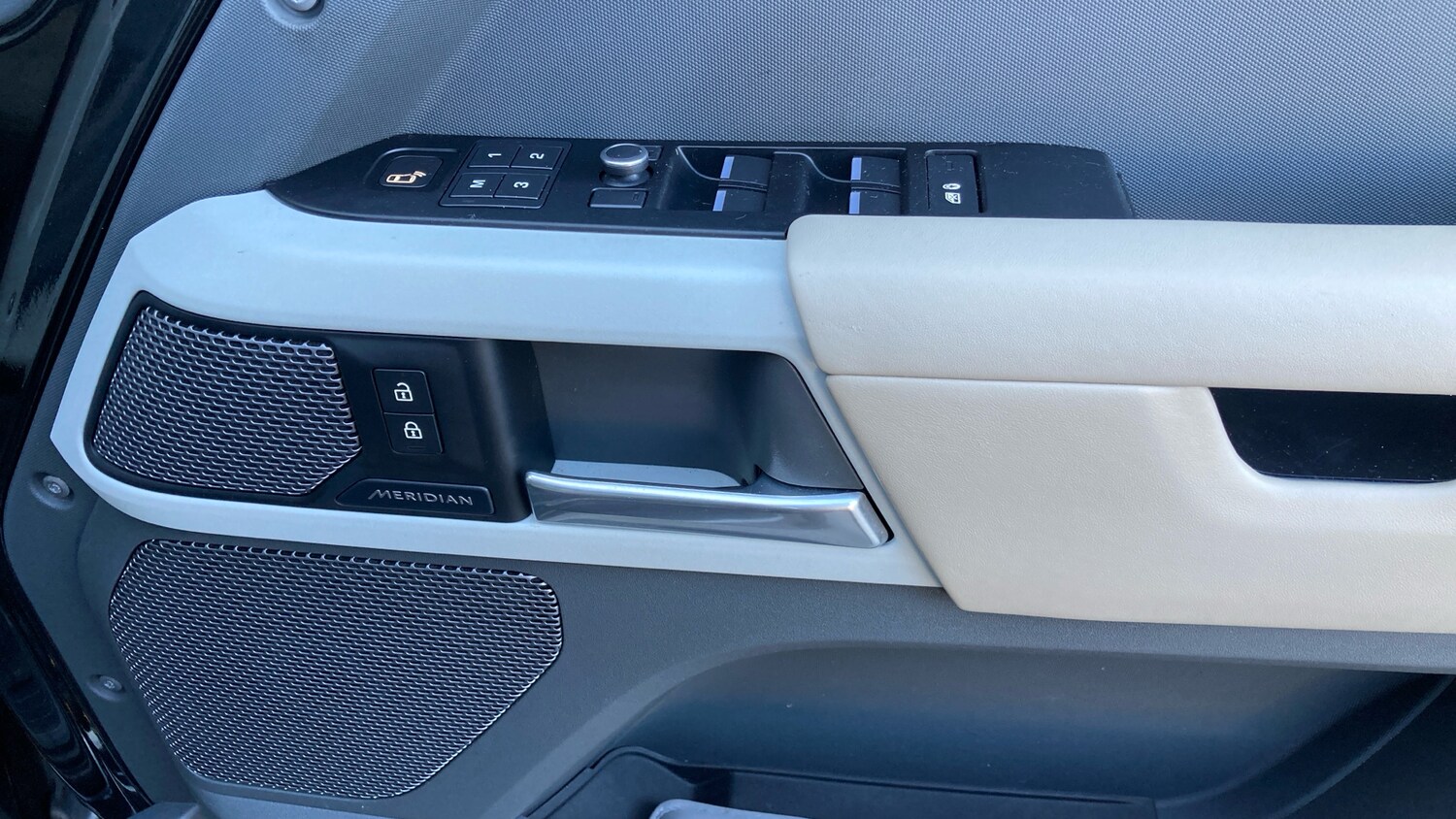 Used Land Rover Defender 2021 for sale - 77946985: Photo 22