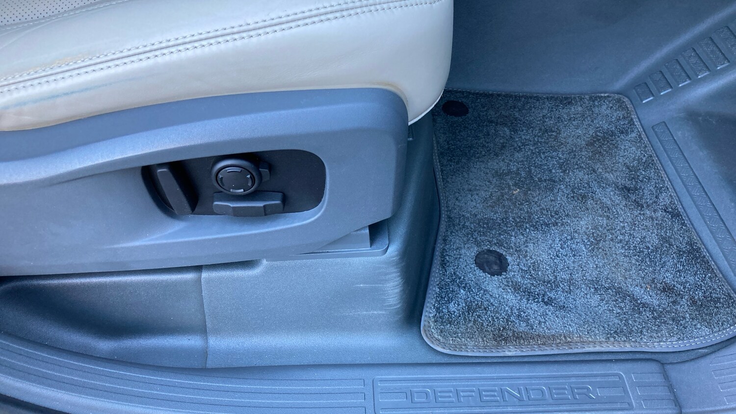 Used Land Rover Defender 2021 for sale - 77946985: Photo 23