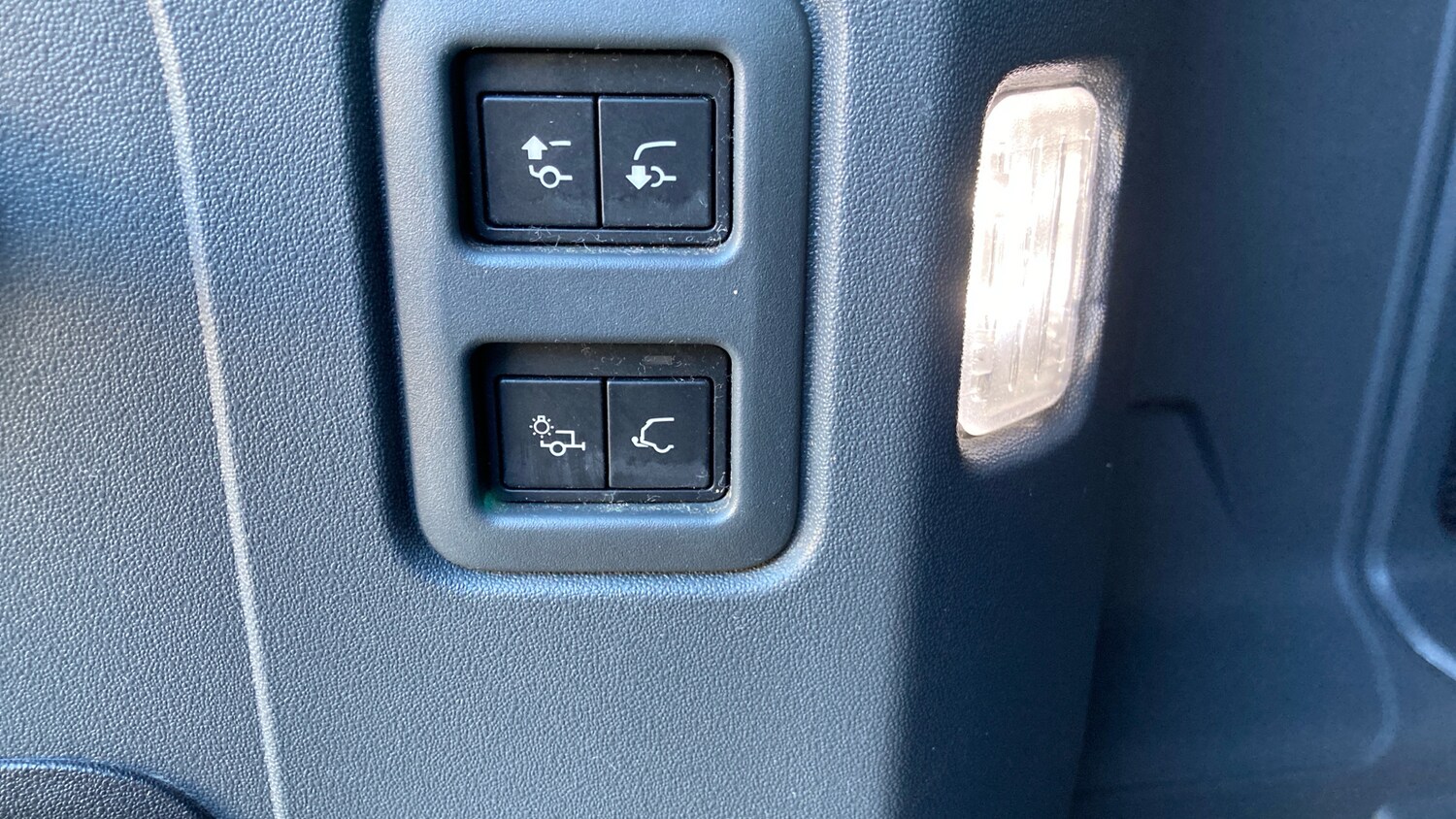 Used Land Rover Defender 2021 for sale - 77946985: Photo 41