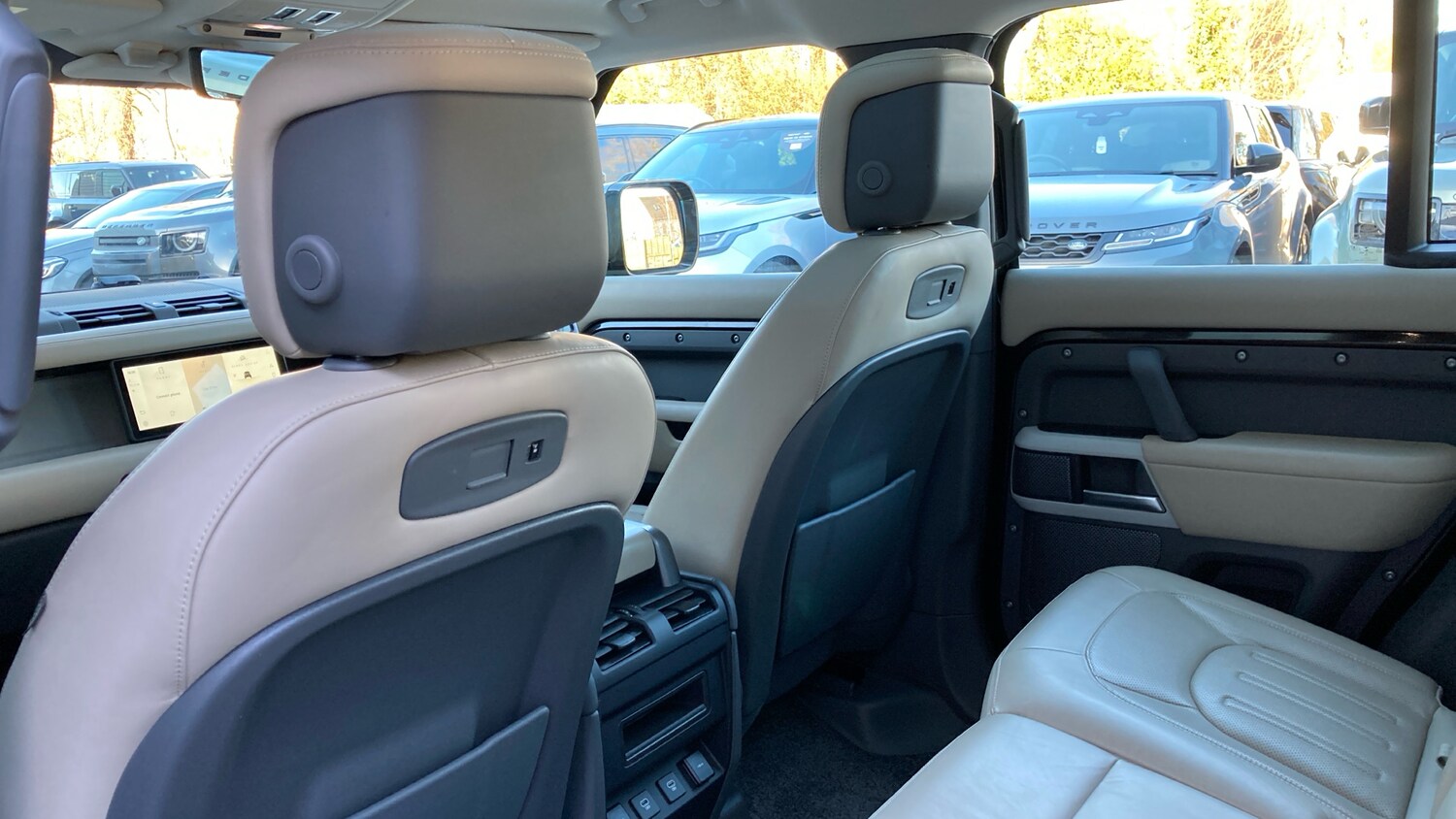 Used Land Rover Defender 2021 for sale - 77946985: Photo 46