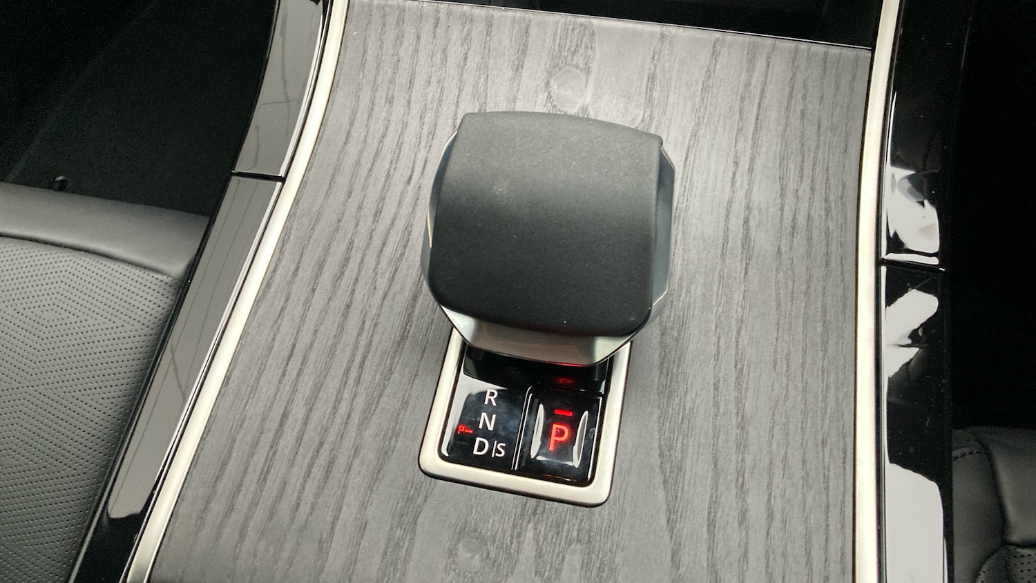 Used Land Rover Range Rover Evoque 2025 for sale - 77704253: Photo 13