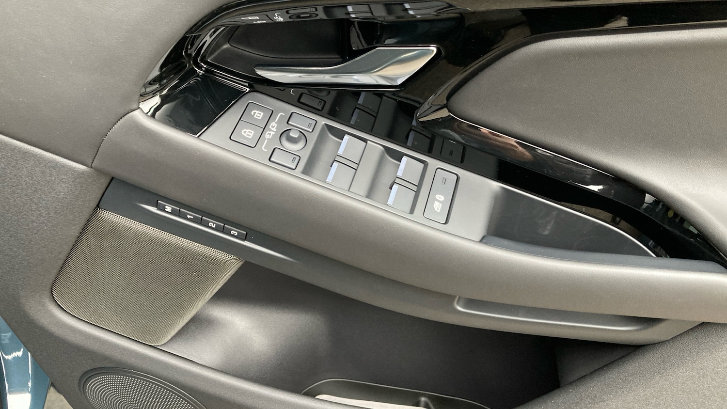 Used Land Rover Range Rover Evoque 2025 for sale - 77704253: Photo 21